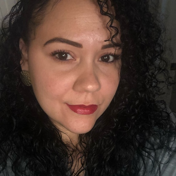 Meet your Posher, Yanet - Picture 1 of 1